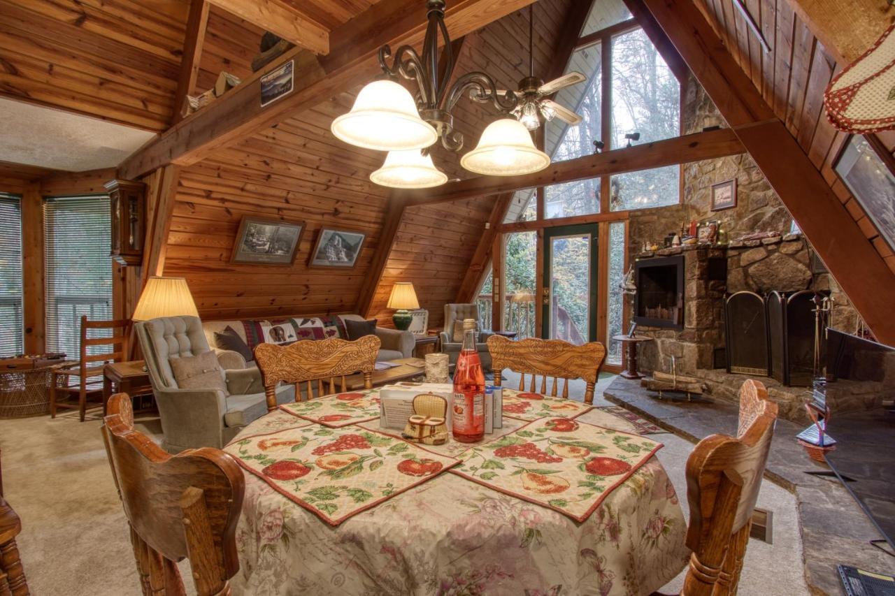 Mountain Springs Chalet แกตลิงเบิร์ก ภายนอก รูปภาพ